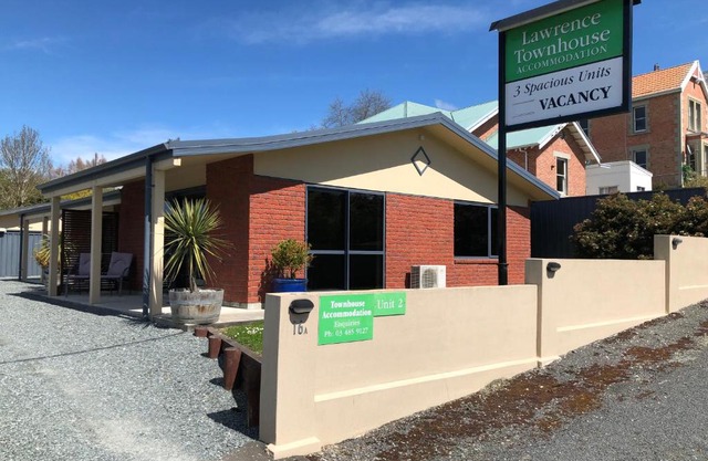 Lawrence Townhouse Accommodation 16A