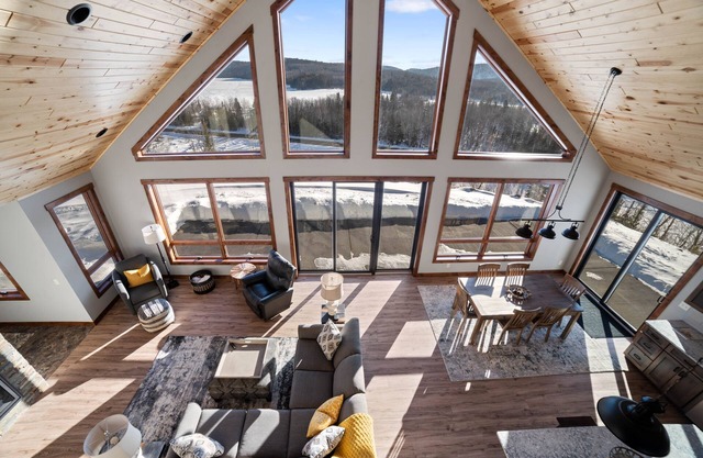 Lax Lake View Retreat