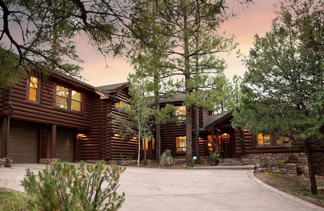 Great family getaway in the pines! Hot tub and recreation area