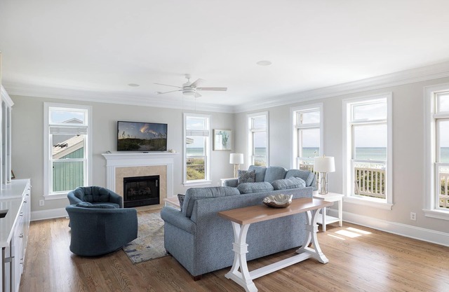 Lazy Days, Oceanfront House in Emerald Isle, NC!