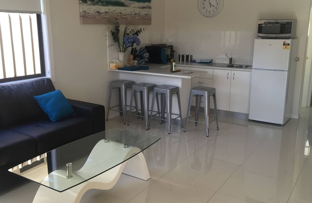 LAZY DAYZ SHELLHARBOUR 100m ZUM STRAND