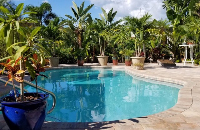 Lazy in Largo with pool, grill, & close to beach.