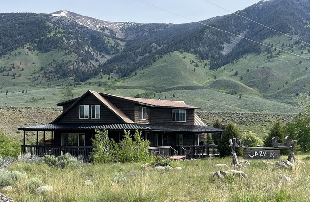 Fliegenfischer Home Away From Home auf der weltberühmten Madison River