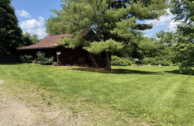 Lazy Lane Cabins - Rustic Way
