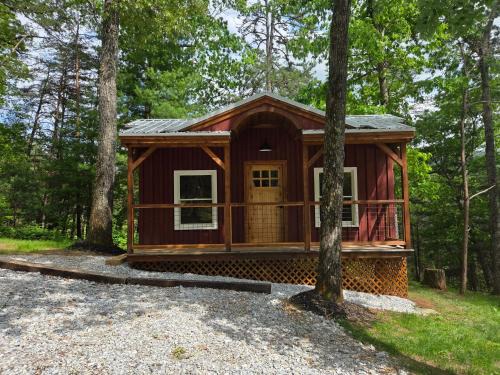 Lazy T Cabins - Glacier