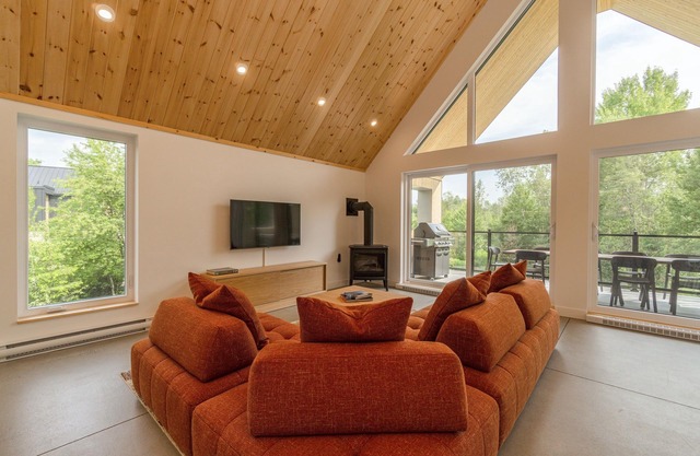 Le Østa |Construction 2024| Hot Tub | Bromont 5km