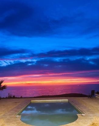 Le calme de la campagne, le souffle de l'océan