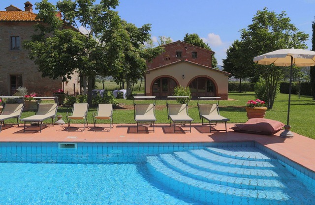 Le Caselle 26, Emma Villas