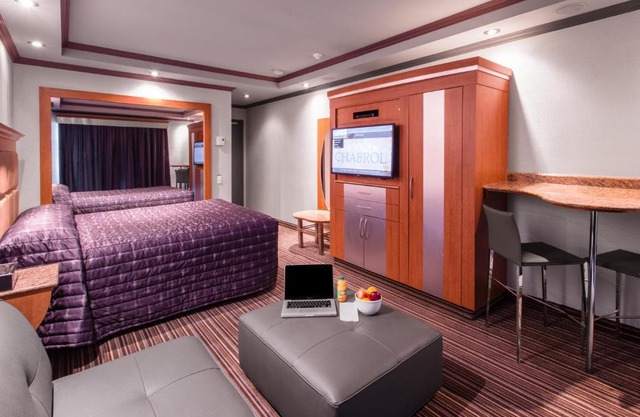 Le Chabrol Hotel & Suites