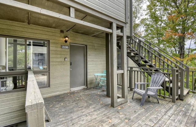 Le Chic Cabriolet Cozy Ski Condo 300m to Lifts