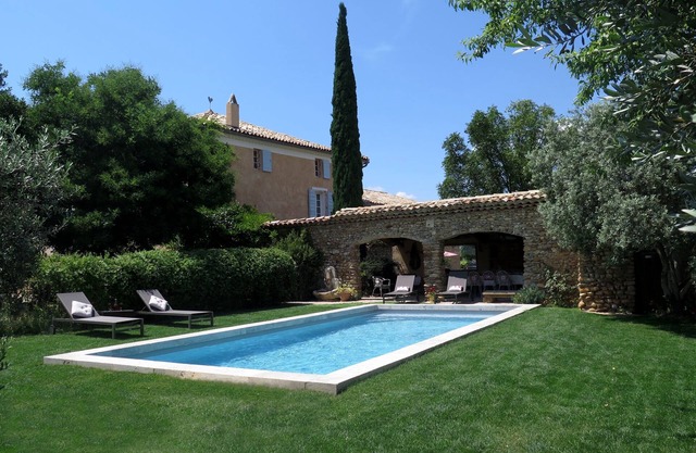 Charmantes Ferienhaus mit Pool in Valensole