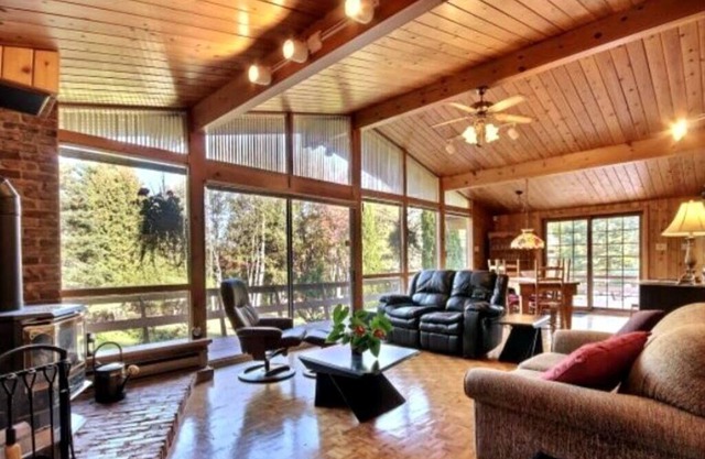 Le Petit Coyote - 5 acre private forest 3 bedrooms