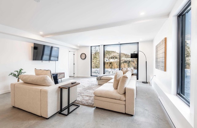 Le Eastman View | Spa & Mountain View