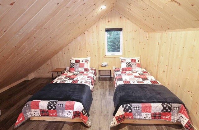 Le Geai Bleu Chalet au Bord de L'eau Avec spa