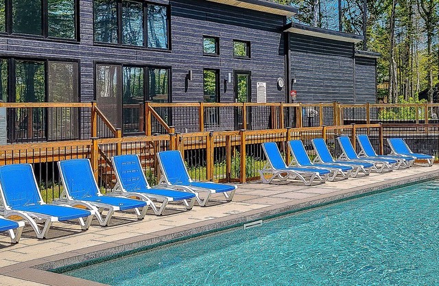 Le Harfang de Portneuf / Firepit Fireplace SPA Pool Sauna Billiards Trails