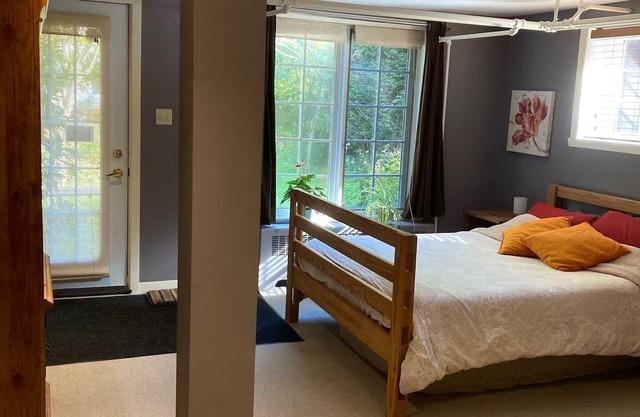 Le Havre Gris, a spacious private room for relaxing or working