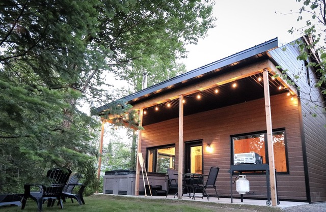 Le Huard Chalet au Bord de L'eau Avec spa