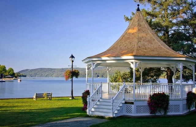 Le Loup - Rustic luxury cottage in North Hatley