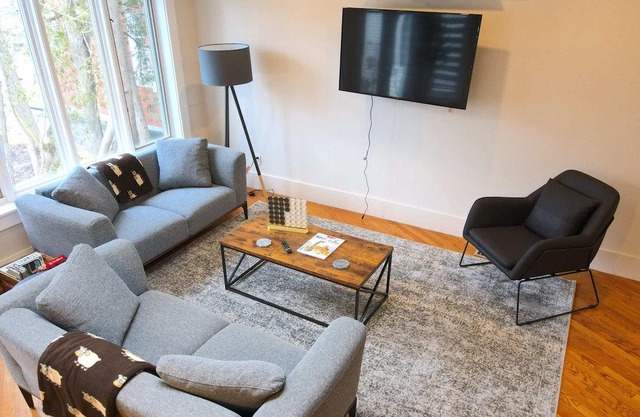 Le LYNX - Chalet rénové au coeur de la nature urbaine de North Hatley