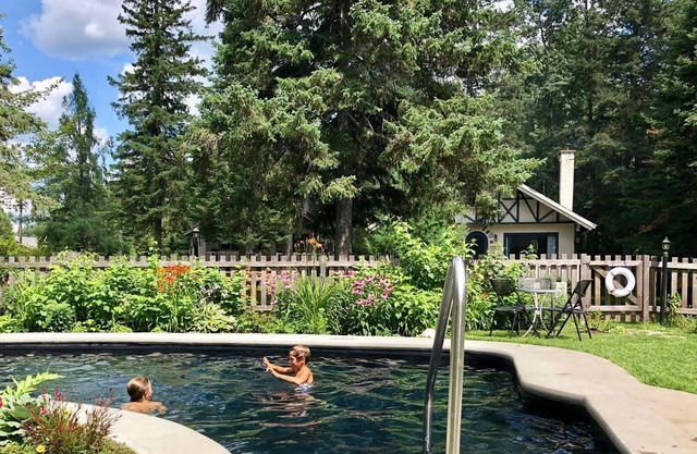 Le Neuchâtel - Ein schönes Vintage Cottage im Village Suisse Resort, im Herzen von Val-David
