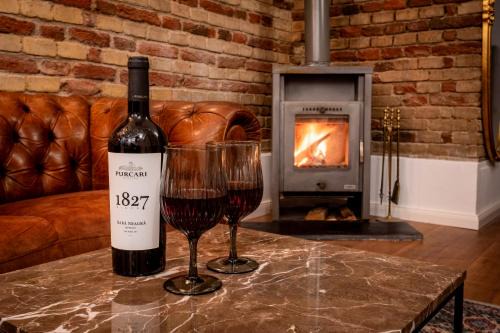 Le Petit Rouge Central Studio