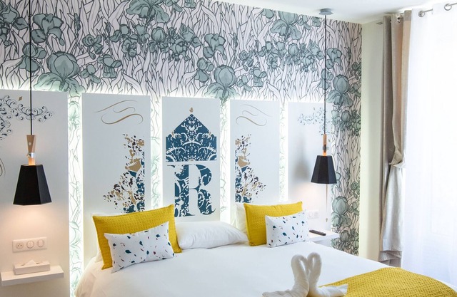 Le Riche Hotel
