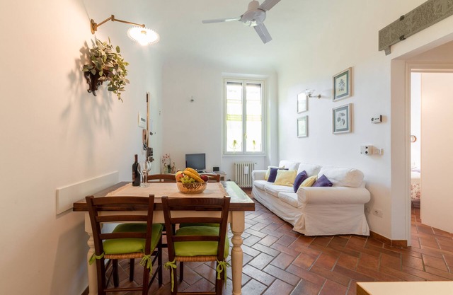 Le Rose di Leonardo-Historische Wohnung-2zimmer, A/C, WI-FI, Waschmasch,Trockner