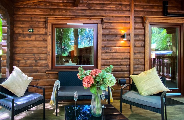 Leafy Hollow Lodge