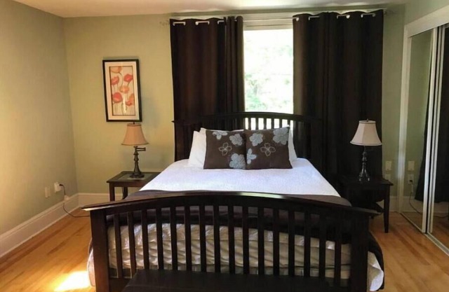 Leaside Executive Two-Bedroom Standard Apartment