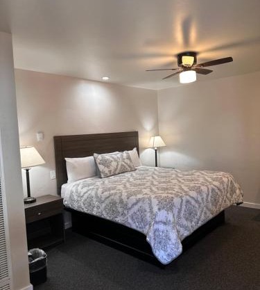 Lee Vining Motel
