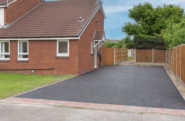 Leeway Lodge - A Superbly Located Luxury Apartment With Off Road Parking