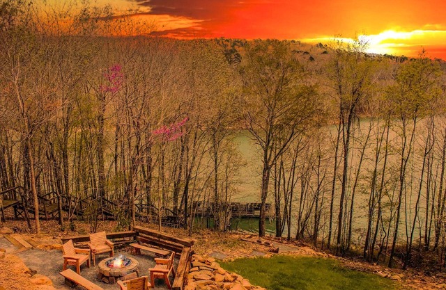 Legacy Lodge at Fairfield Bay- Direct Lakefront