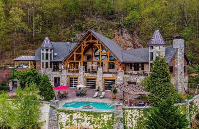 Legacy Lodge | The Ultimate Vacation Rental Including Pool, Hot Tub, and More!
