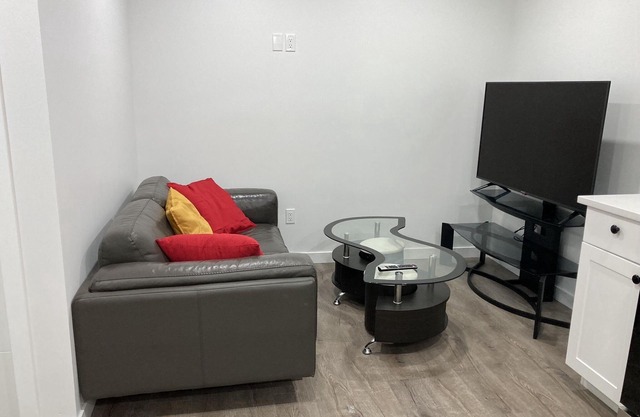 Legal Private One Bedroom Suite