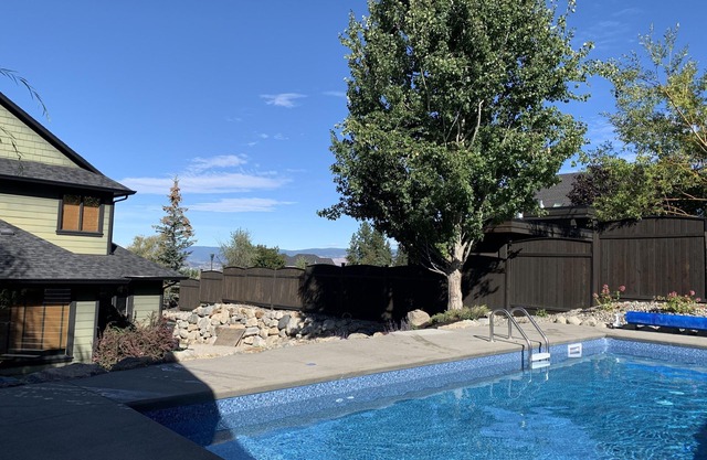 Legal Rental Family Home in Kelowna! Near beaches & private outdoor pool space!