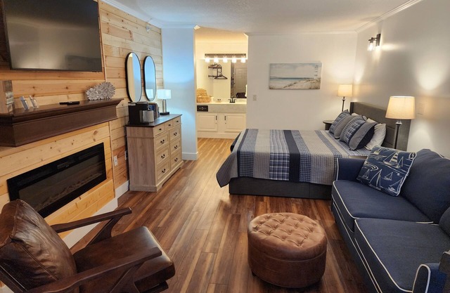 Newly Renovated Condo in the Heart of Shanty Creek Resort!