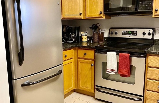 Legends Golf Resort Condo Located Next to Ailsa Pub!
