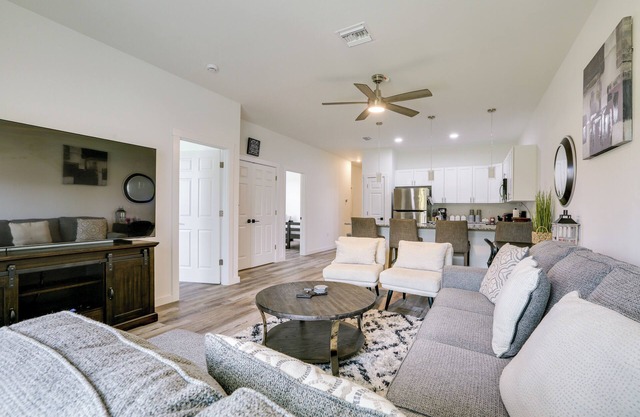 Lehigh Acres Family Getaway w/Lanai + Golf Nearby