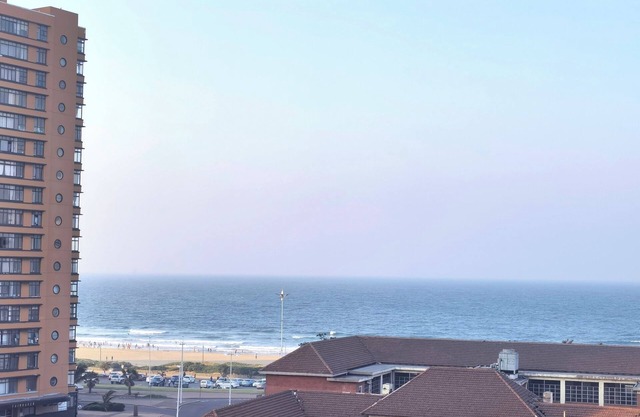 Lela Holiday Apartments- Spacious Beachfront apartment with sea and harbor views