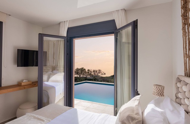 Lemnosthea Luxury Residence, with Private Pool