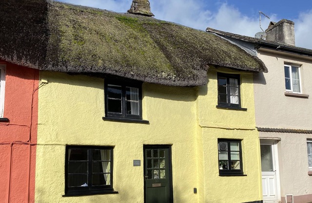 Lemon Cottage Grade 2 Thatched in Devon Village