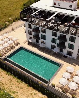 Lemon Suites & Restaurant