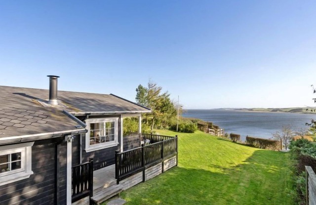 "Lenita" - 30m to the inlet by Interhome