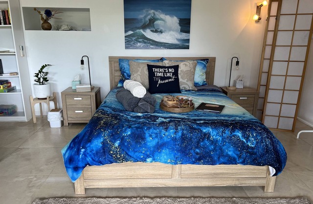Lennox Sea Breeze Suite - lovely weekend getaway for singles / couples