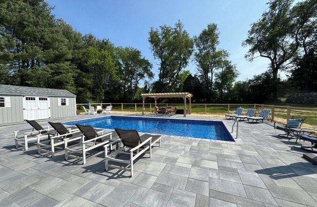 Lenox Grand Colonial with Pool by Evergreen Home