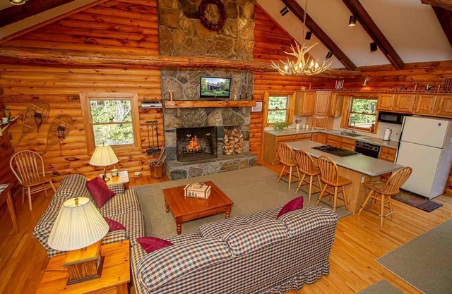 Leonard's Log Cabin - Mt. Schnee / Stratton Ski House