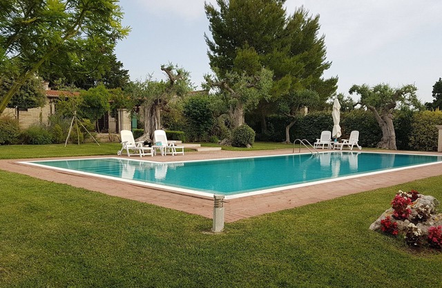 Leralora House - Olive Tree. Elegant villa with swimming pool, a stone's throw from the sea