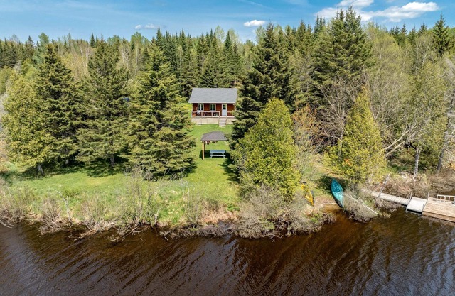 Les Chalets au Lac Volet (lac privé)| Chalet 2