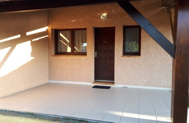 Les Genêts (T2 Duplex) mit Swimmingpool