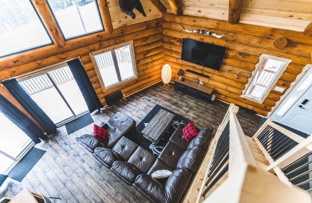 LES GRANDS BOIS - BRANDNEUE MODERNE LOG-KABINE IN DER NÄHE DES SKIORTES